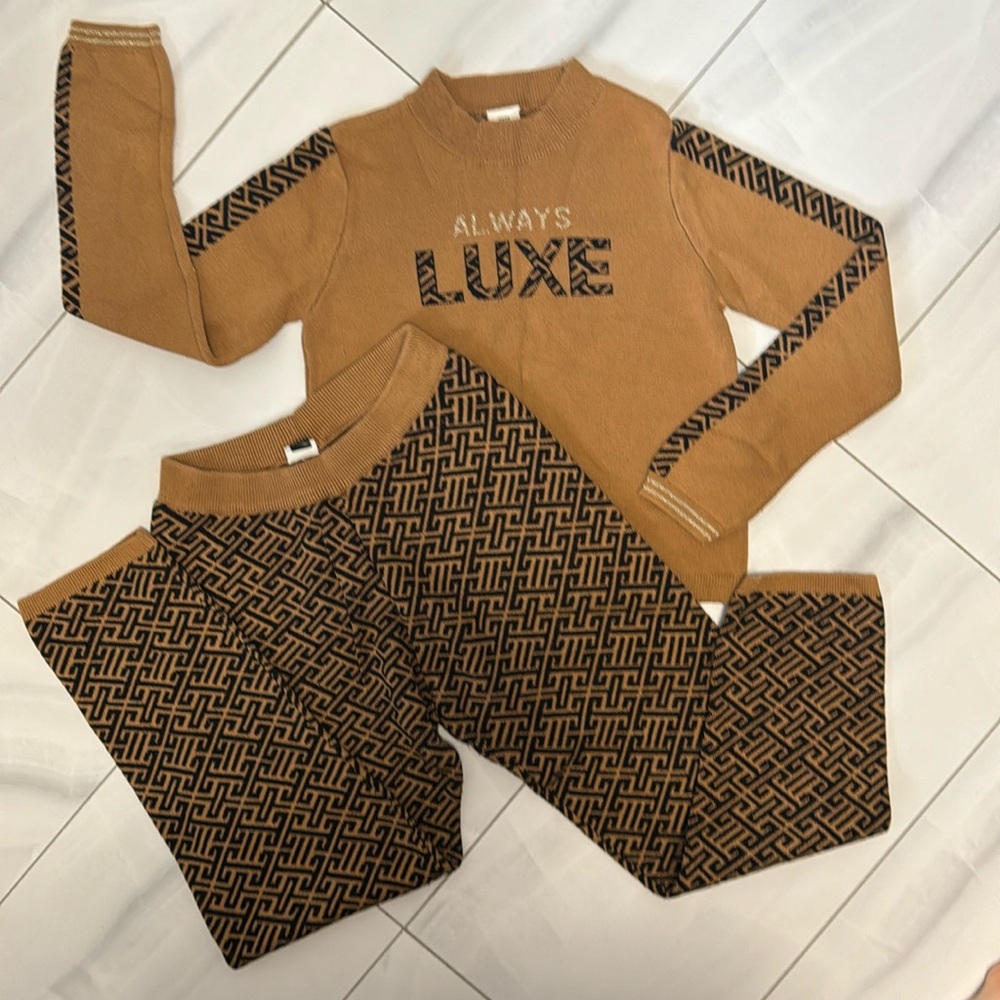 River Island Girls brown knit monogram jumper outfit, Size 11-12 Yrs (US)